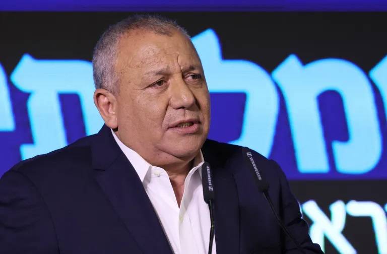 أيزنكوت يدخل سباق رئاسة الحكومة الإسرائيلية بتعهدات جديدة