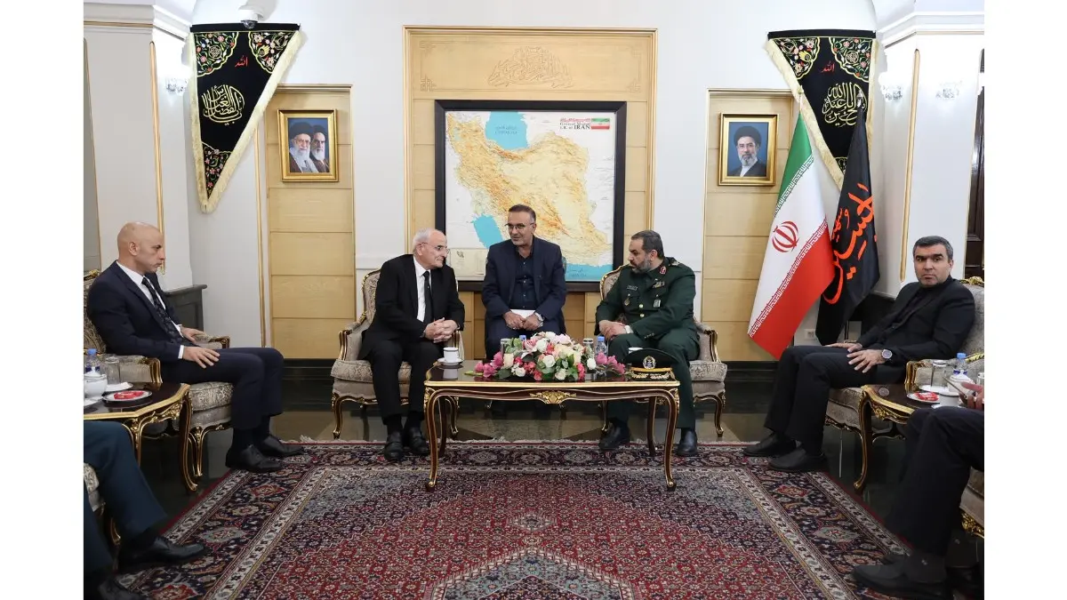 منسى في طهران ممثلاً لبنان في مراسم تأبين خامنئي