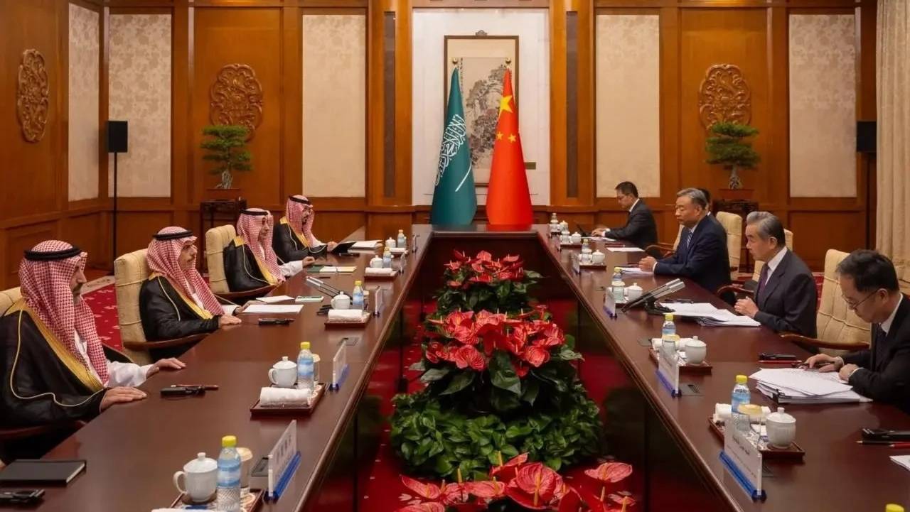 الصين والسعودية تؤكدان الحفاظ على زخم المفاوضات بين أميركا وإيران