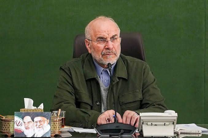 أزمة إعلامية في طهران.. قطع مقابلة قاليباف يثير ردود فعل غاضبة