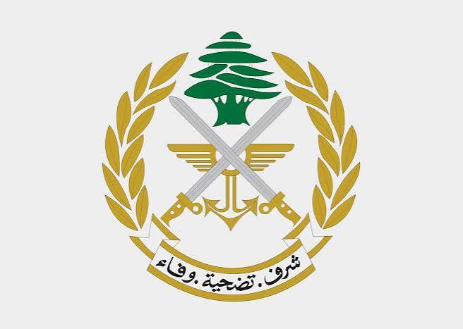 الجيش يسحب صاروخاً غير منفجر من مخلفات الحرب في برج رحال