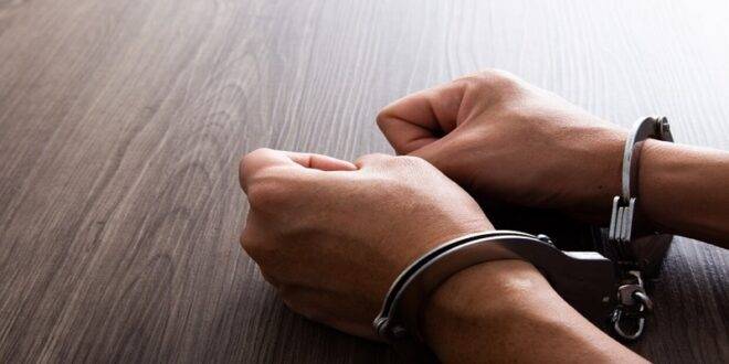 القبض على شخص أوهم ضحايا بتأمين تأشيرات "شنغن" واستولى على أموالهم