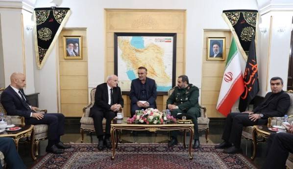 وزير الدفاع في طهران لتمثيل
لبنان في مراسم تأبين خامنئي