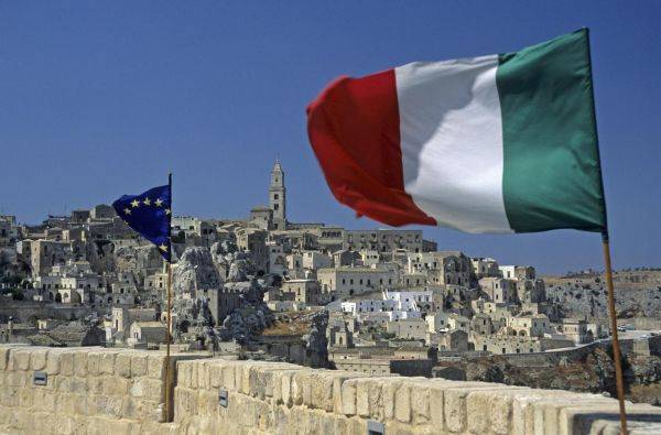 إيطاليا تطرد ملحقين عسكريين روسيين بتهمة التجسس