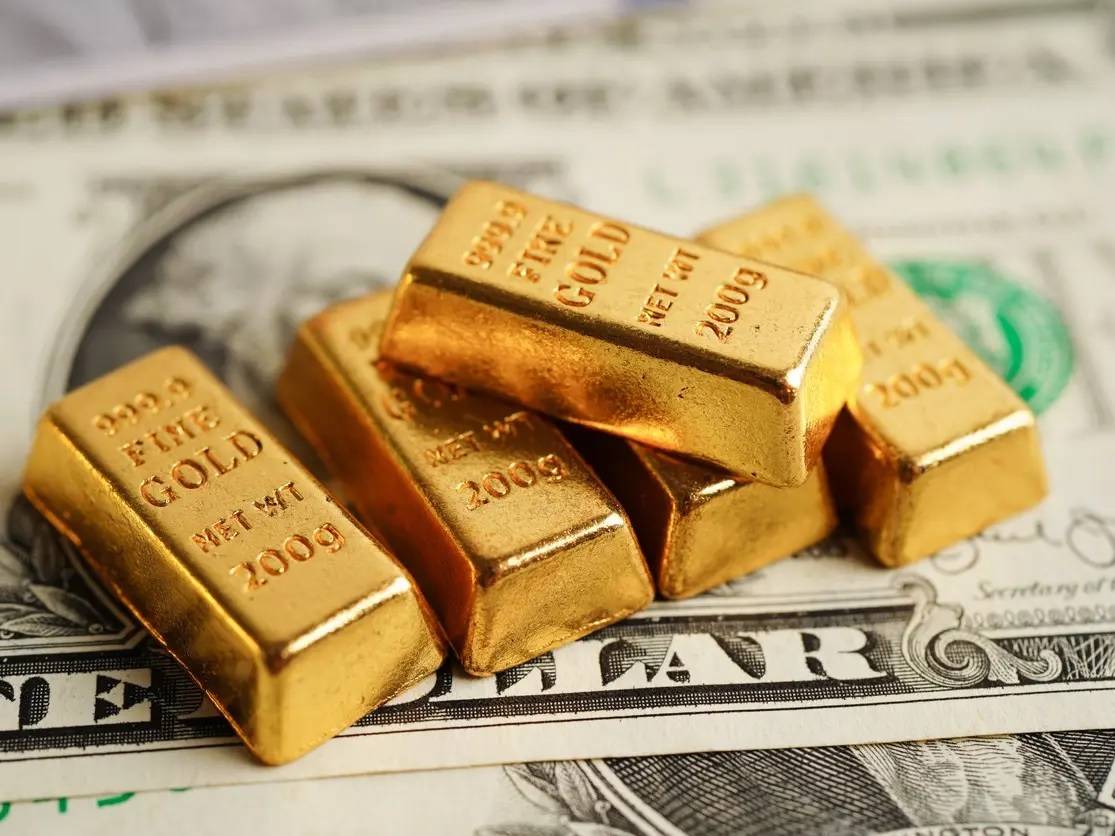 أسعار الذهب تتأرجح بين المكاسب والخسائر