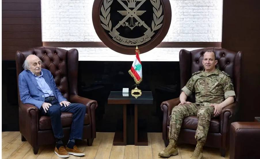 جنبلاط زار قائد الجيش: لوقوف الجميع إلى جانب المؤسسة العسكرية