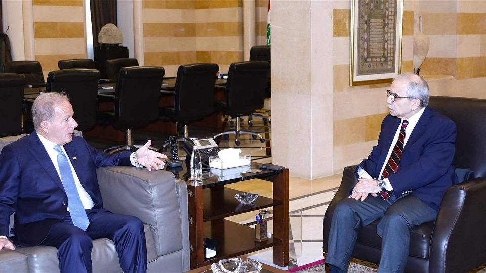 سلام وعيسى يبحثان بدء الانسحاب الإسرائيلي من المناطق التجريبية