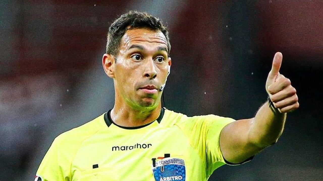فاكوندو تيلو حكمًا لمباراة المغرب وفرنسا في ربع نهائي المونديال