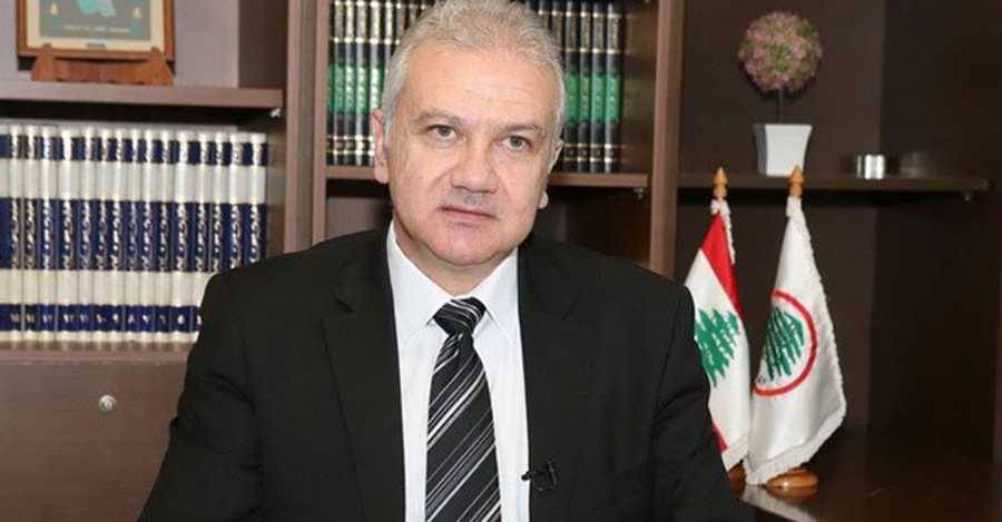 هل يتطوّر سجال جعجع - جنبلاط الى افتراق سياسي؟