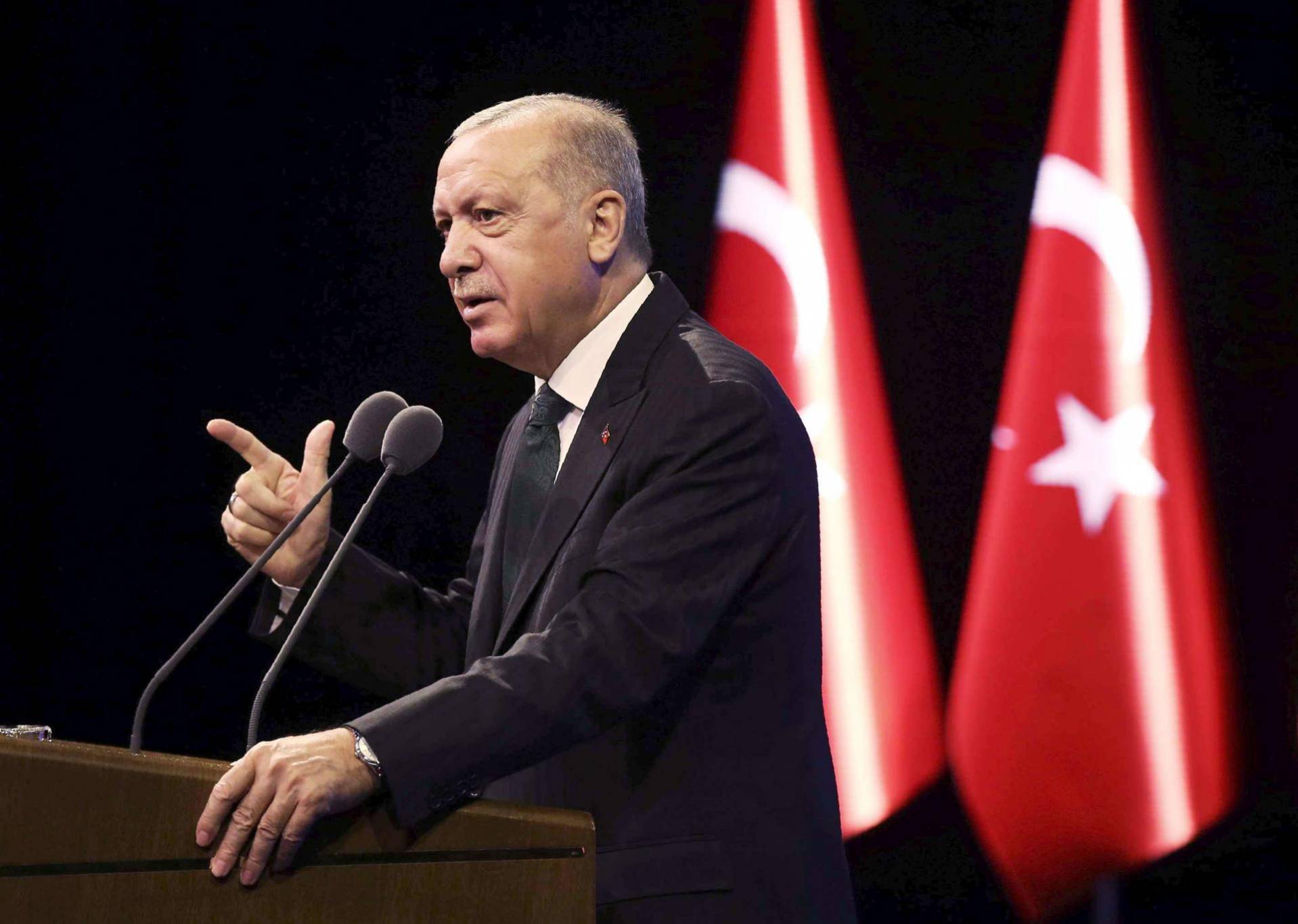 أردوغان يتمسك بحق تركيا في شراء مقاتلات "إف-35"