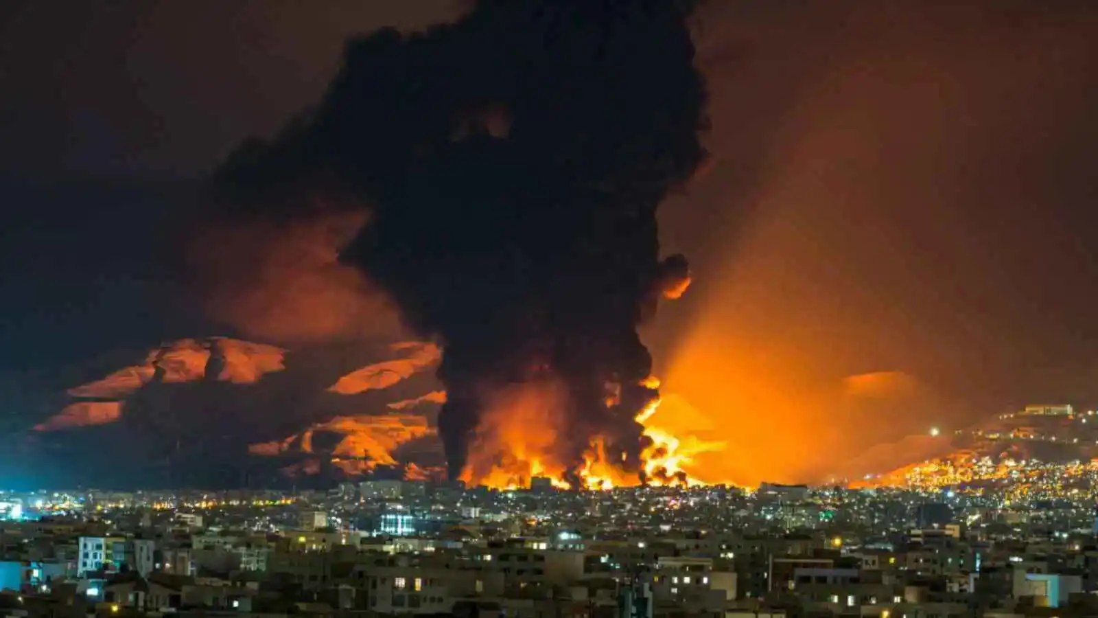 إيران: 3 شهداء وإصابة 15 آخرين إثر الهجوم الأميركي على ميناء سيريك