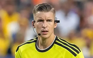 رئيس لجنة حكام "الفيفا" يدافع عن قرارات حكم مباراة مصر والأرجنتين