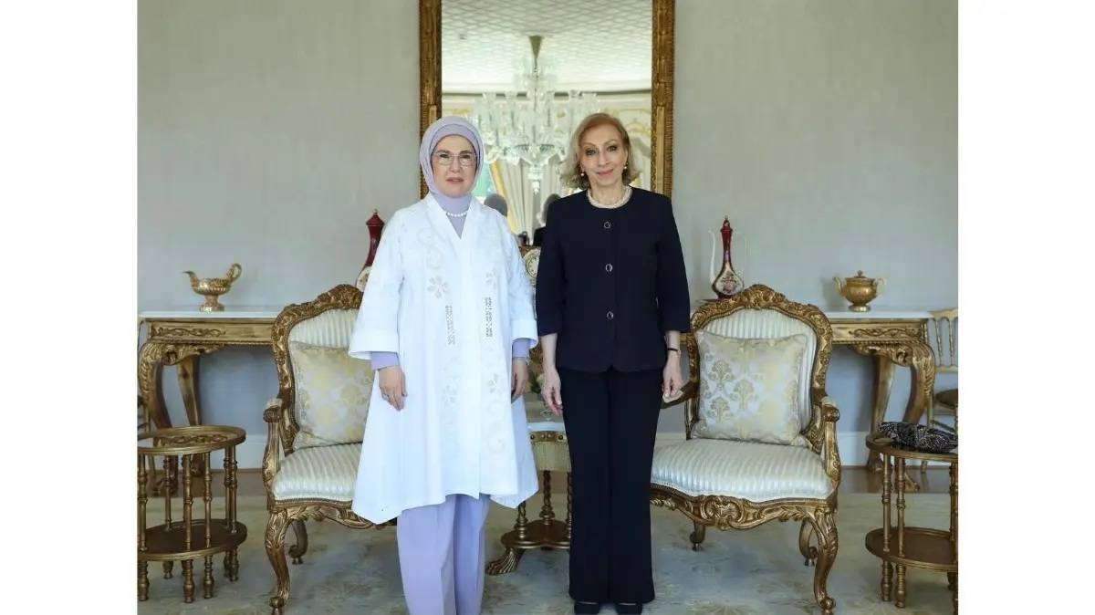 بعاصيري تلتقي أمينة إردوغان