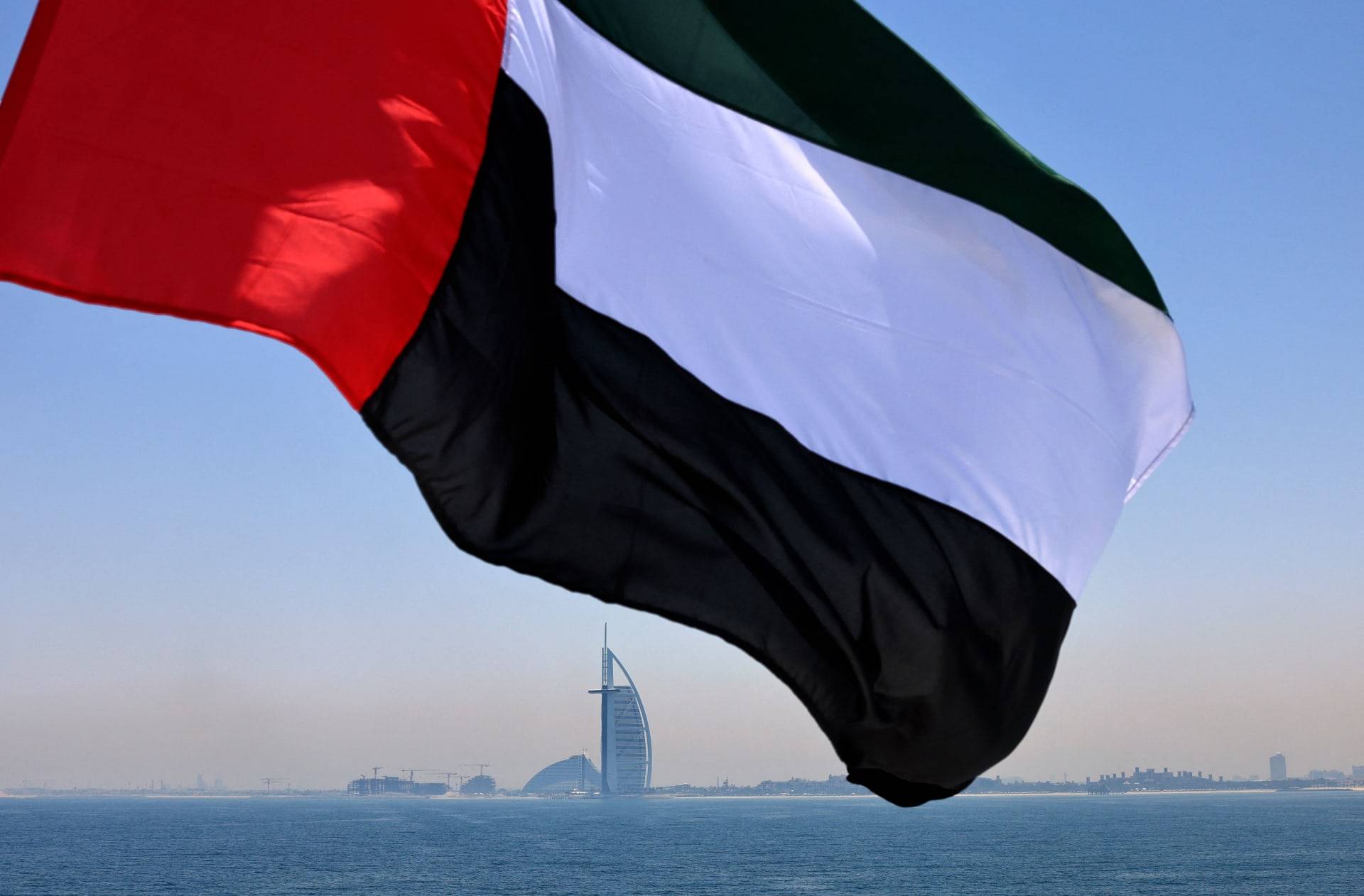 الإمارات تدين الهجمات الإيرانية على دول خليجية والأردن وسلطنة عُمان