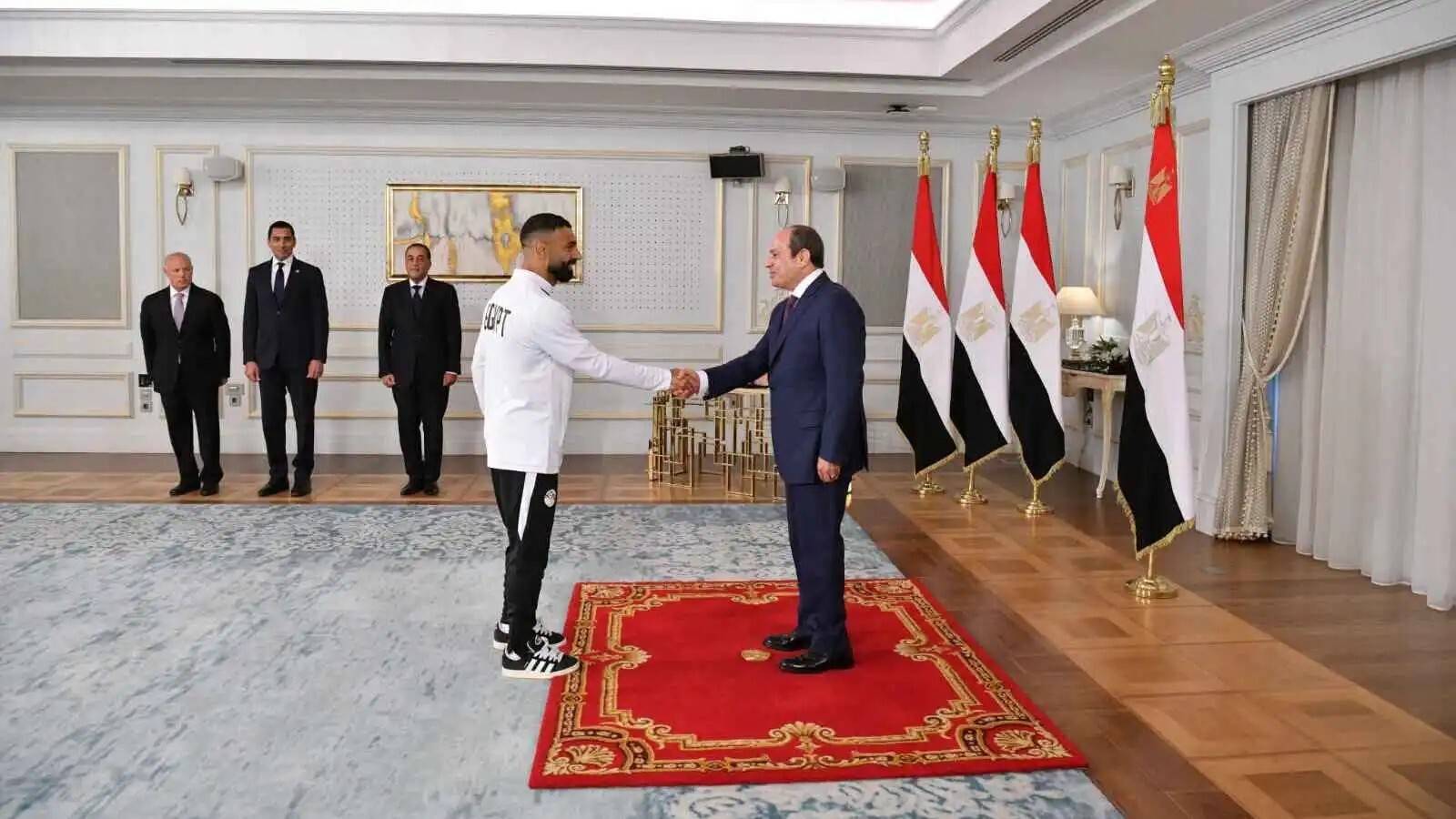 بعد تكريم منتخب مصر.. كلمة السيسي لمحمد صلاح تشعل منصات التواصل