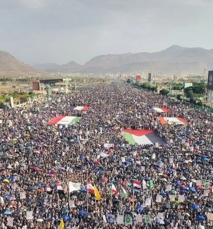 مسيرات مليونية في اليمن تؤكد وحدة الساحات وترفض استمرار الحصار السعودي