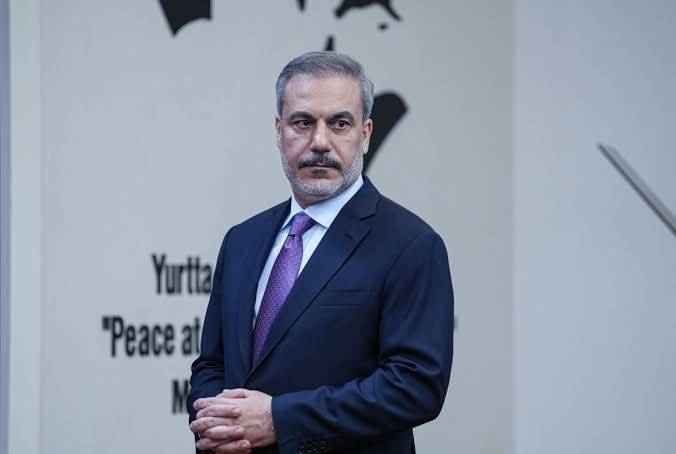 فيدان: لا مبرر لمواجهة مباشرة بين تركيا و"إسرائيل"