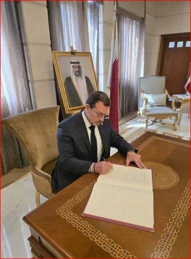 شحادة قدّم العزاء بوفاة الأمير الوالد حمد بن خليفة