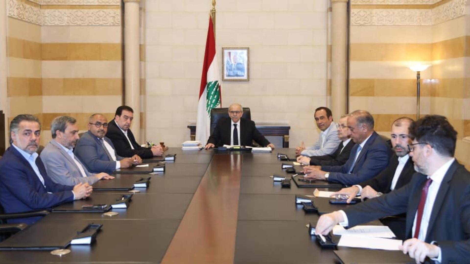 سلام يبحث مع النواب تطورات قانون العفو العام وجوانبه المختلفة