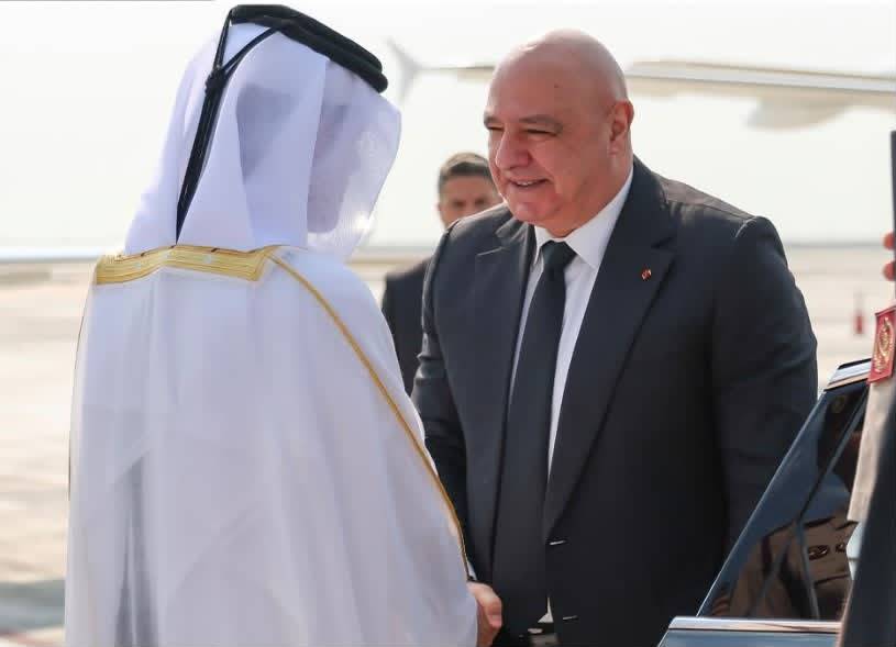 عون يصل إلى الدوحة لتقديم التعازي بوفاة الأمير الوالد