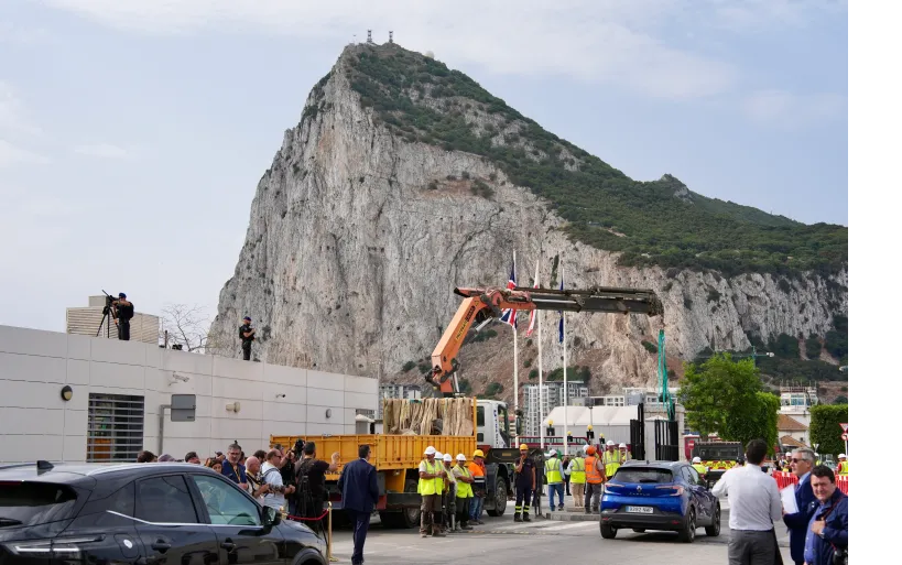 جبل طارق بلا سياج.. الحدود تُفتح مع إسبانيا والمراقبة رقمية