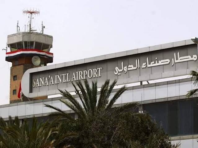 وزارة الدفاع اليمنية تدعو لإخلاء مطار صنعاء وتحذر من اختراق الأجواء