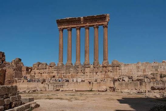 جماليّة لبنان: وطن حوار الآلهة  والنــــاس وتلاقي الحضارات