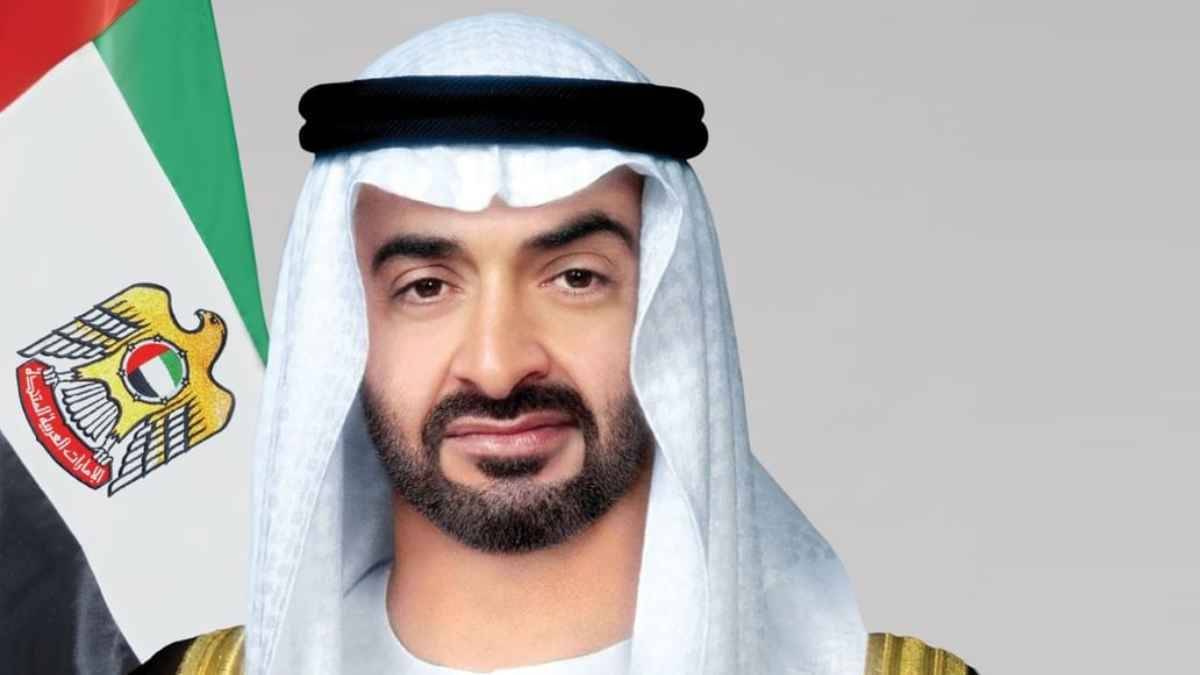 رئيس الإمارات يعزي أمير قطر هاتفياً في وفاة الشيخ حمد بن خليفة آل ثاني