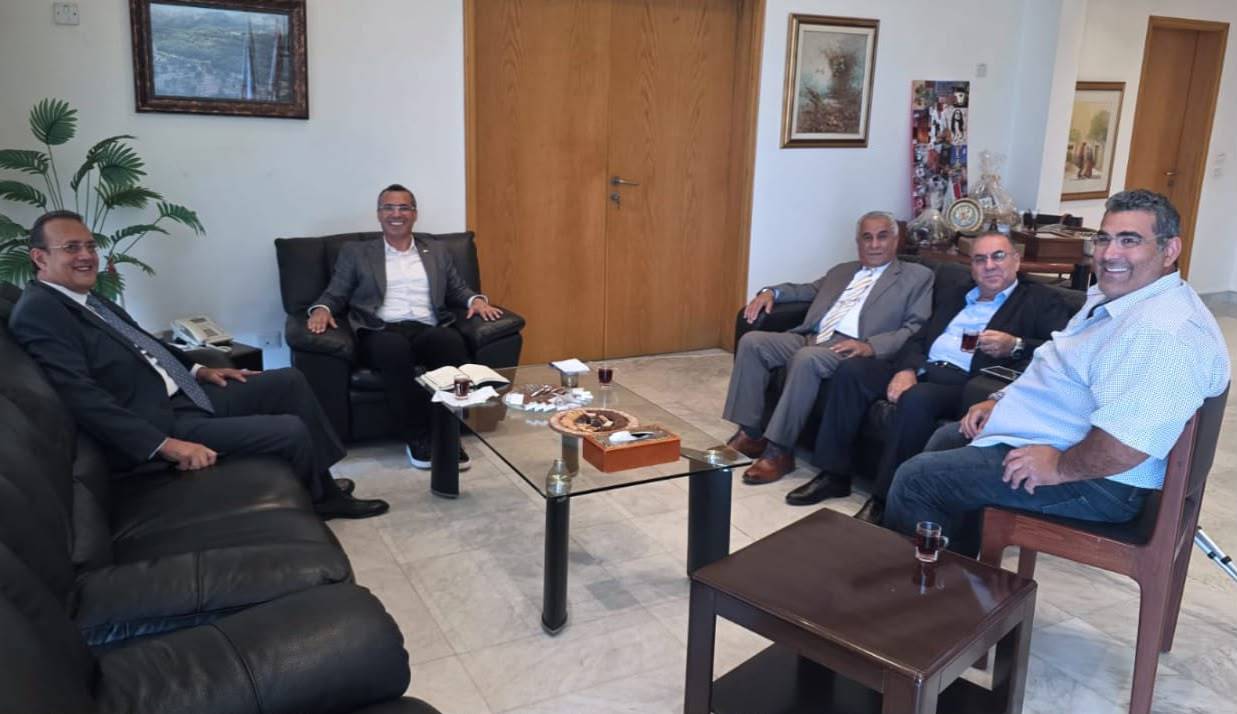 جامعة رفيق الحريري ووزارة الزراعة تبحثان تعزيز دمج الأشخاص ذوي الإحتياجات الخاصة في القطاع الزراعي