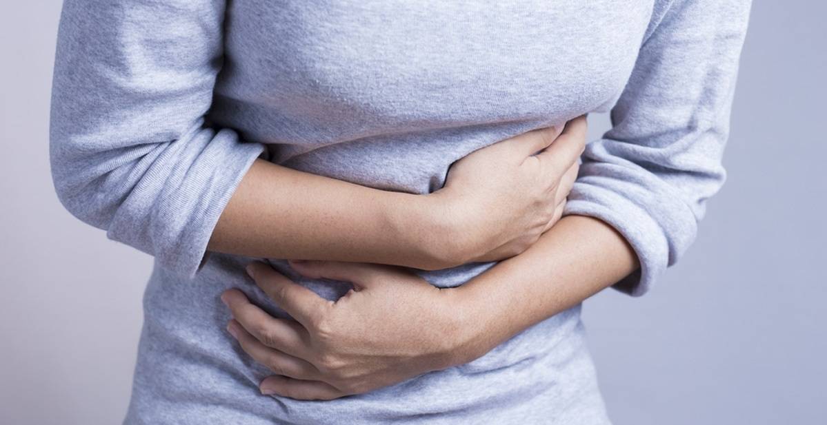 ألم المعدة بعد الأكل... متى يكون إنذاراً لمشكلة صحية خطيرة؟