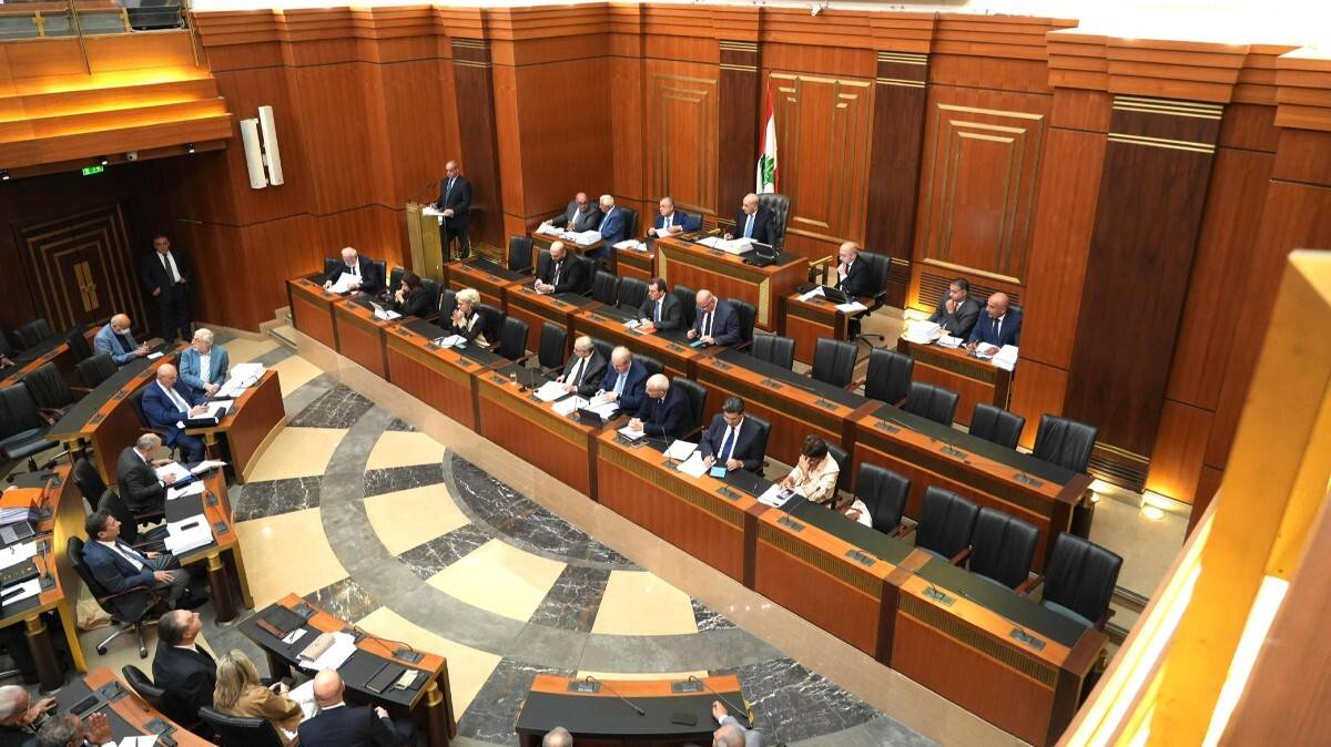في جلسته المسائية.. مجلس النواب يقر 6 رواتب إضافية للقطاع العام وسلسلة قوانين