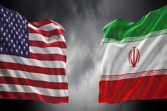"فايننشال تايمز": كيف أعادت واشنطن إيران إلى خيار التصعيد بعد تقويض الاتفاق؟