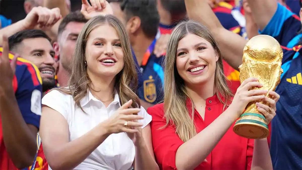 بعد 16 عاماً.. فيديو ليونور وصوفيا يعيد ذكريات أول لقب مونديالي لإسبانيا