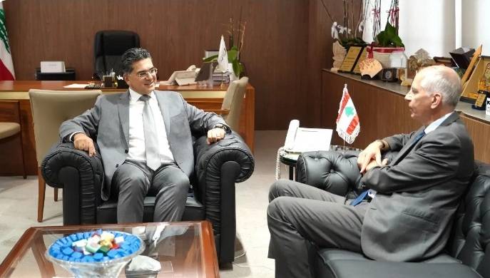 مرقص استقبل ماغرو وتلقى دعوة
لمؤتمر من اتحاد المصارف العربية