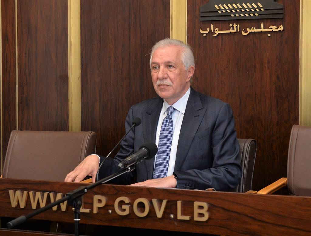 زعيتر يدعو إلى حوار وطني ويرفض التفاوض المباشر مع "إسرائيل"