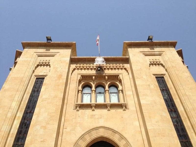 اتصالات لخفض التوتر تمهيدا لجلسة نيابية قريبا