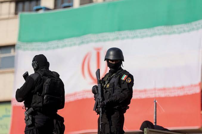 إيران تهدّد باستهداف بنية الطاقة الإقليمية إذا استمرت الضربات الأميركية