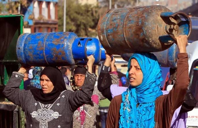 القاهرة تسعى لتأمين إمدادات الغاز بعقود طويلة مع شركات عالمية
