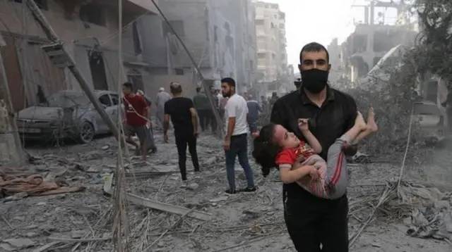 إطلاق نار يستهدف خيام النازحين بـالمواصي- خان يونس يصيب 4 فلسطينيين بينهم رضيعة
