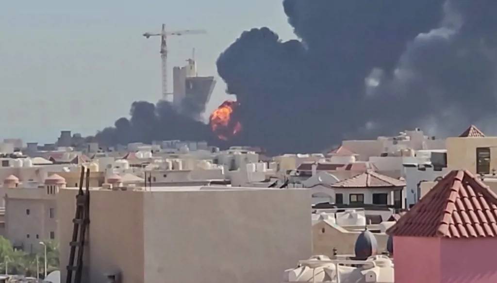ضمن "الصاعقة 21"... الجيش الإيراني يعلن استهداف مستودعات للجيش الأميركي بالكويت