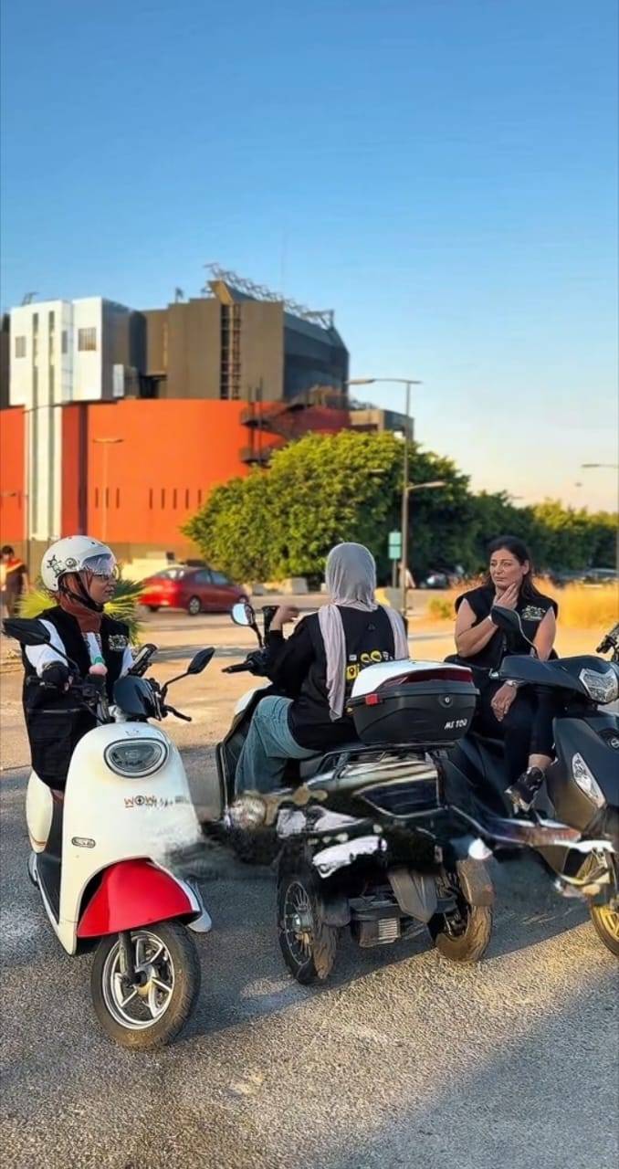 من خمس شابات الى 34 سائقة... كيف تحولت فكرة "B -TAKKi" الى تجربة نسائيّة تستقطب اهتمام الفتيات؟