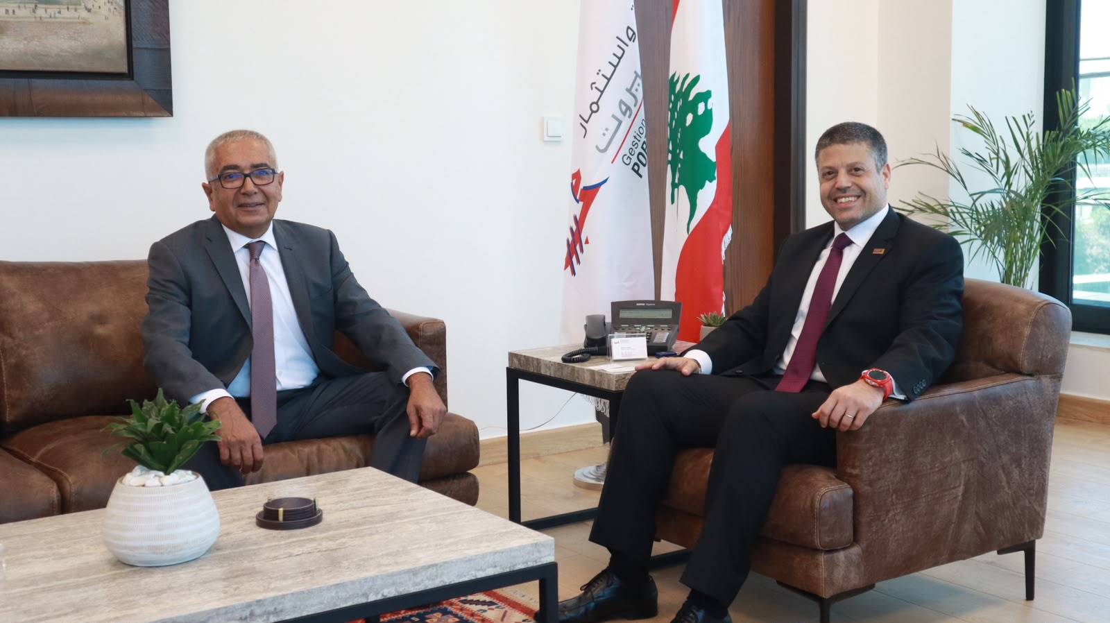 سفير أرمينيا يزور مرفأ بيروت ويبحث تشجيع الاستثمار وتبادل الفرص