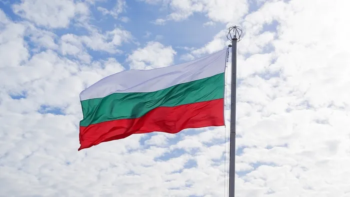 رغم تحذيرات إيران.. بلغاريا توافق على تمركز طائرات أميركية في قاعدة بيزمر