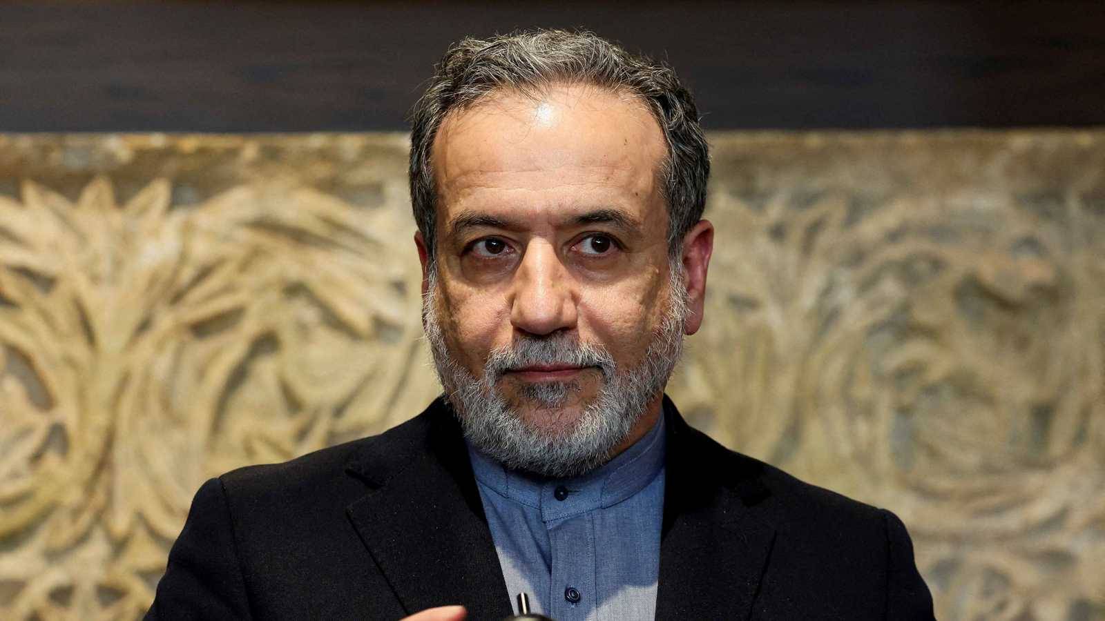 بين "الثغرات الأمنية" وقرار وقف النار.. تصريحات عراقجي تزلزل طهران