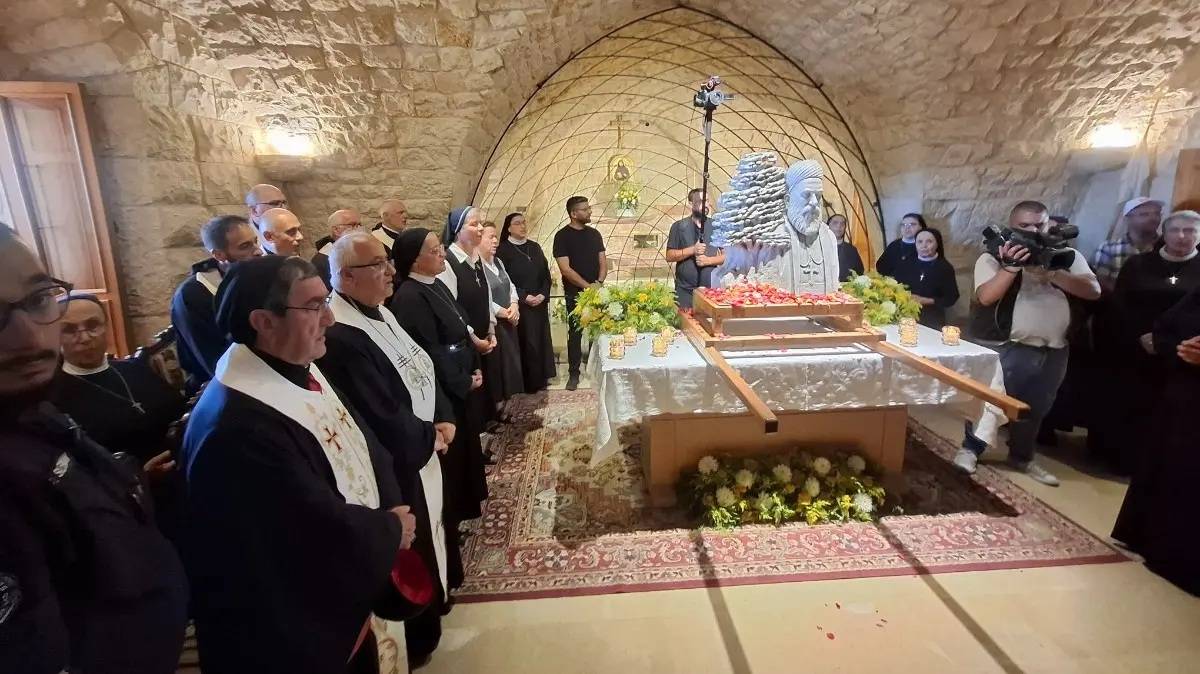 لقاء روحي بين الطوباوي الحويك والقديسة رفقا في دير جربتا