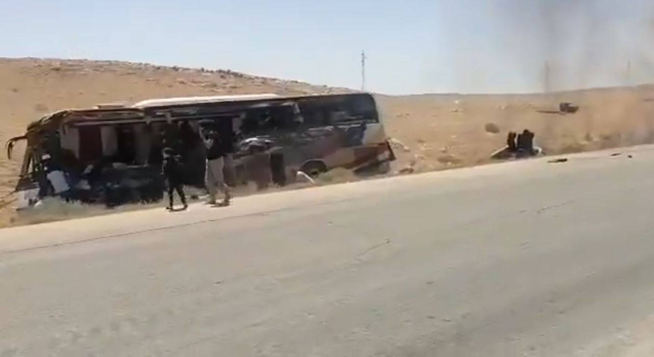 وفاة واصابة العشرات في تصادم حافلتين في سوريا