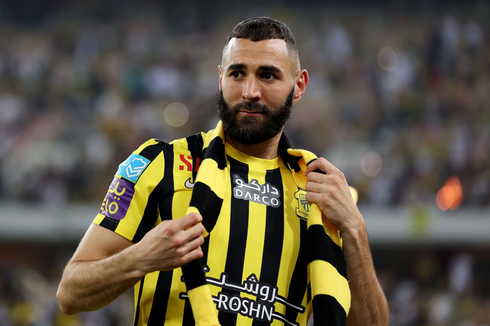 بنزيما يرد على شائعات استبعاده من المنافسات المحلية مع الهلال