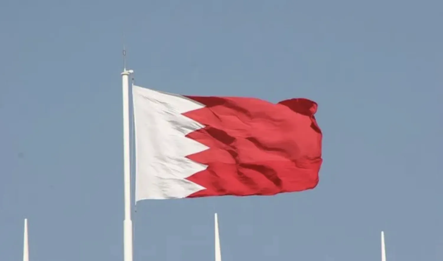 البحرين تعلن التصدي لعدد من الهجمات الجوية الإيرانية