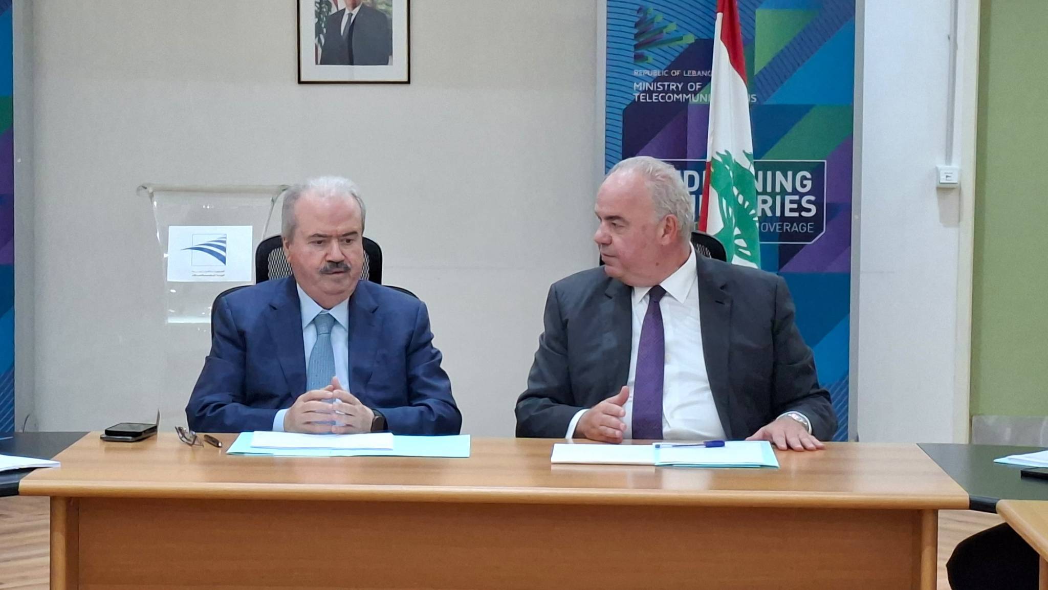 وزيرا الاتصالات والمال يتابعان ملف التهرّب الجمركي ويشددان الرقابة
