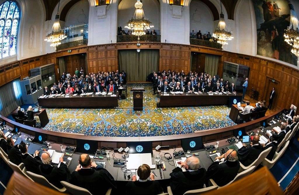 المحكمة الجنائية الدولية تعزل كريم خان من منصب المدعي العام